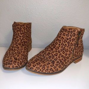 CHEETAH booties! Soo cute barely worn!!